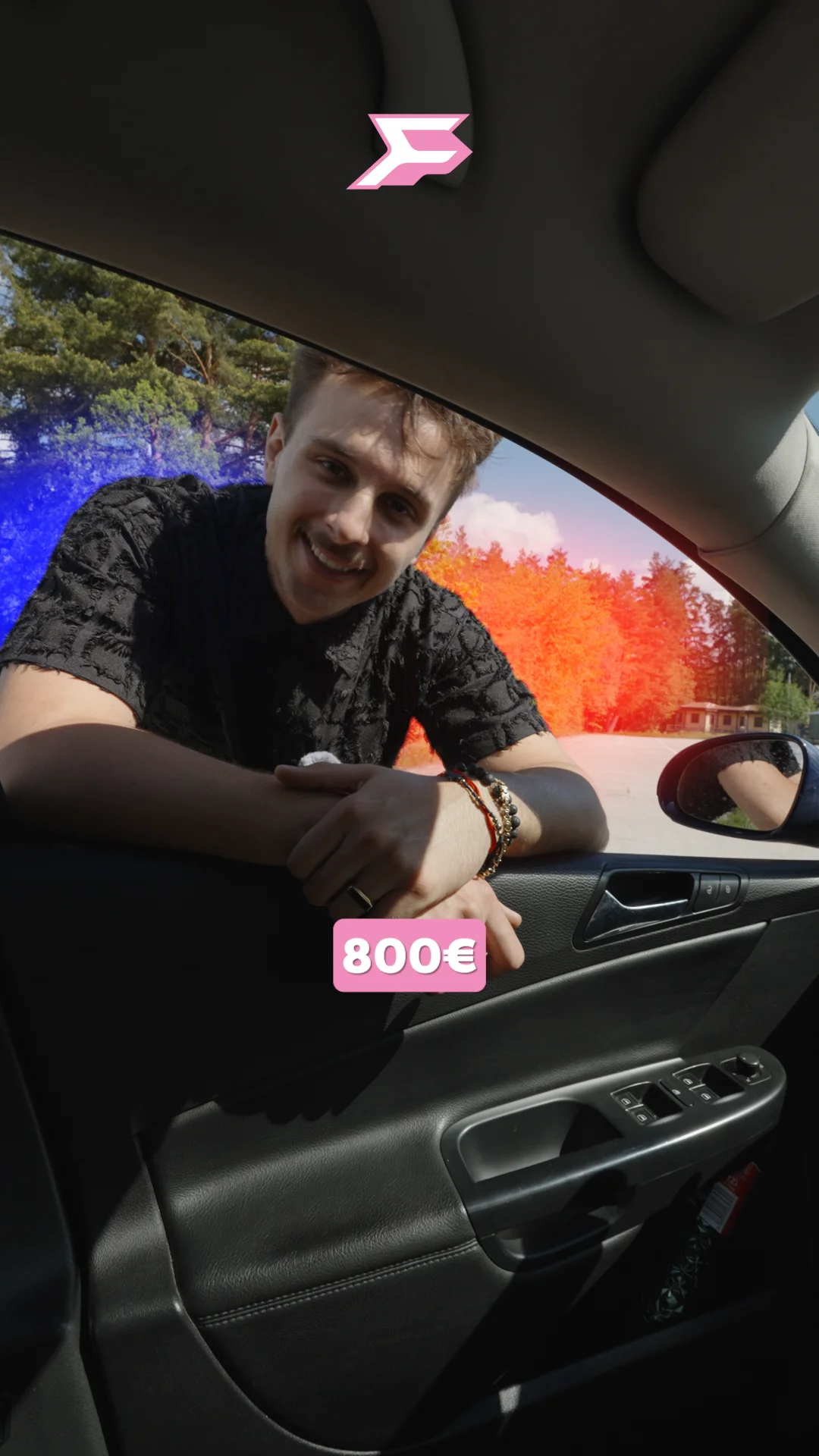 Reel: VW Passat na parkovisku